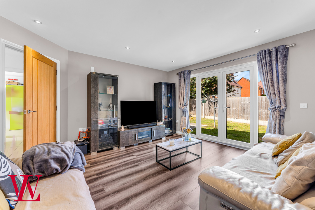 4 bed detached house for sale in Dunmow Road, Bishop's Stortford  - Property Image 9
