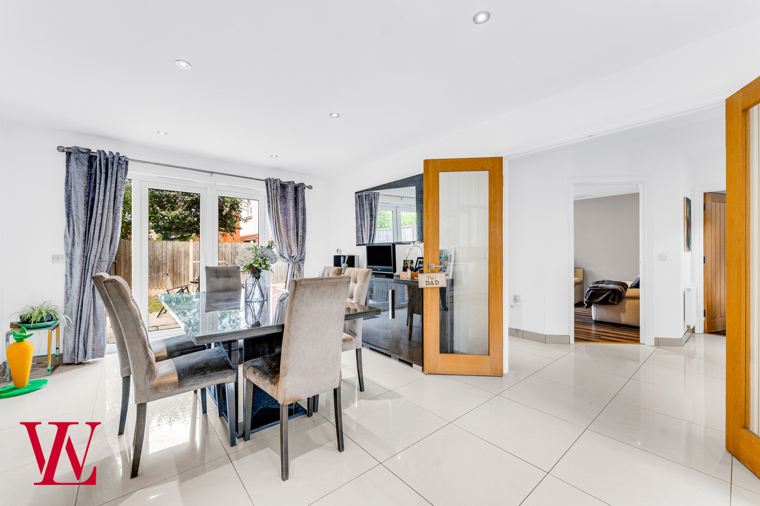 4 bed detached house for sale in Dunmow Road, Bishop's Stortford  - Property Image 6