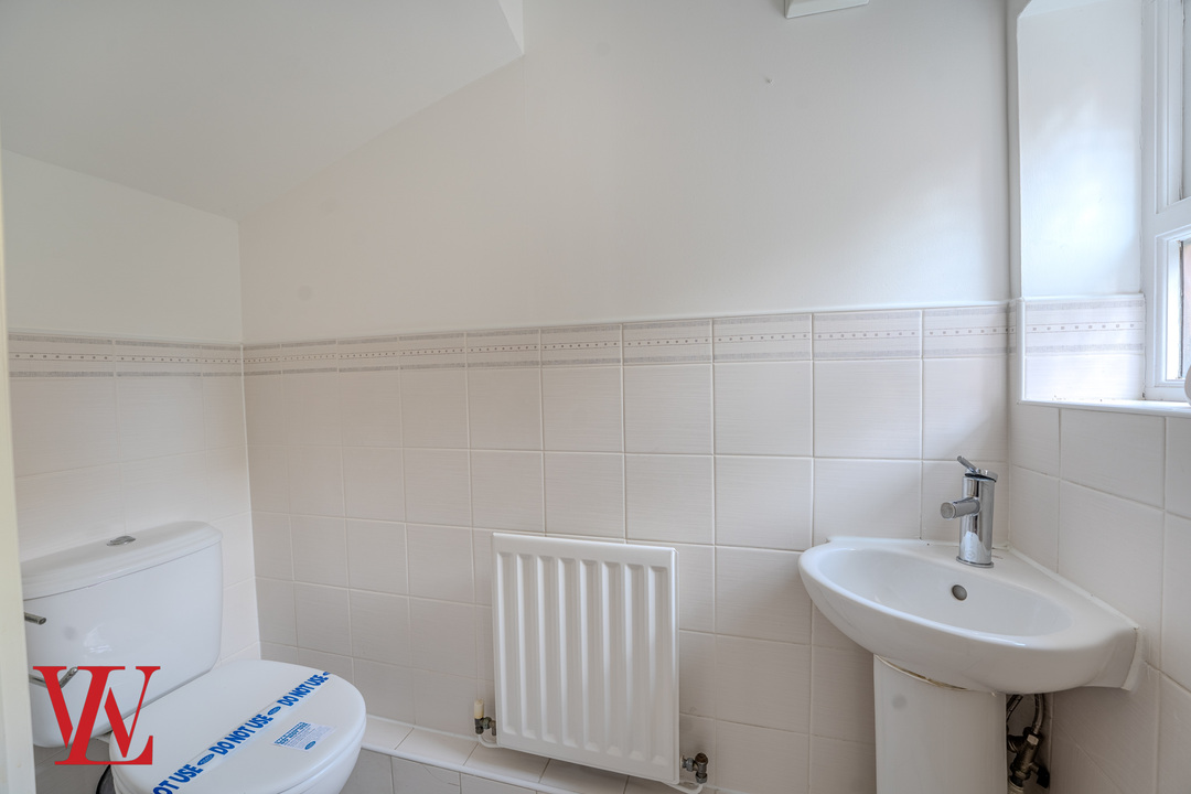 4 bed terraced house for sale in Cavell Drive, Bishop's Stortford, Hertfordshire  - Property Image 4