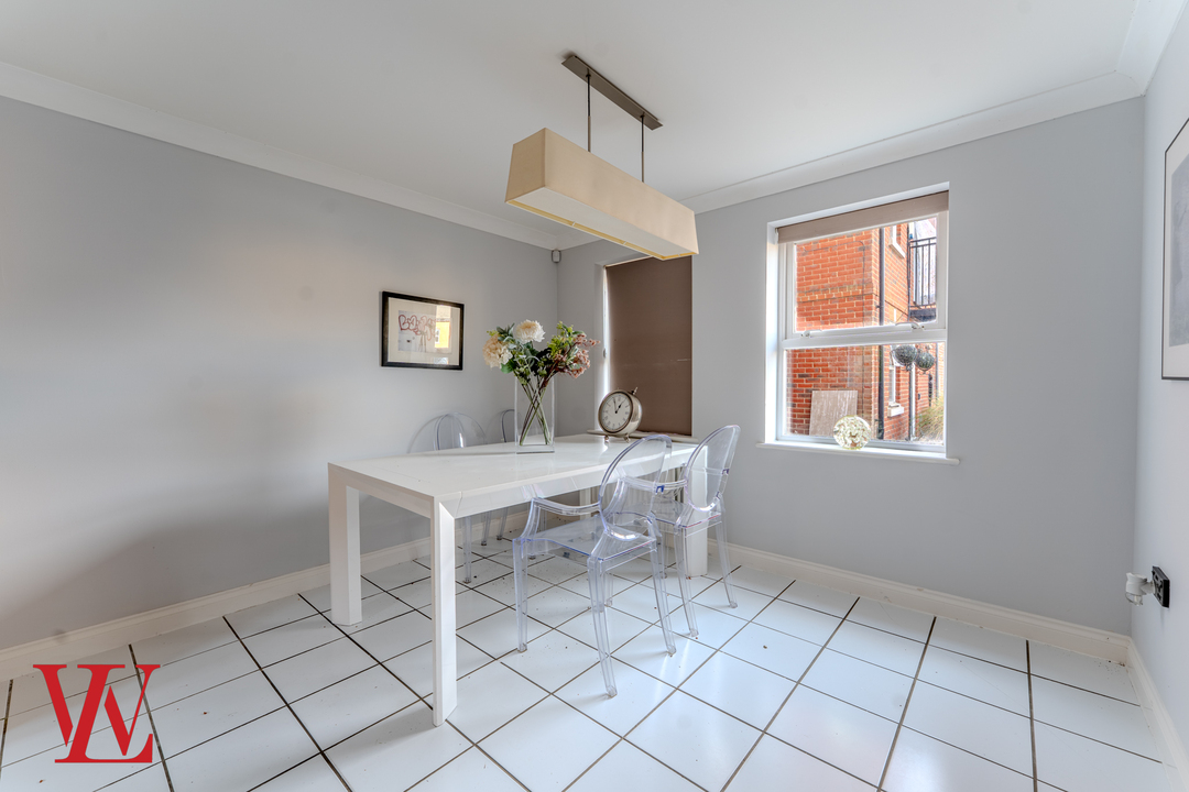 4 bed terraced house for sale in Cavell Drive, Bishop's Stortford, Hertfordshire  - Property Image 3