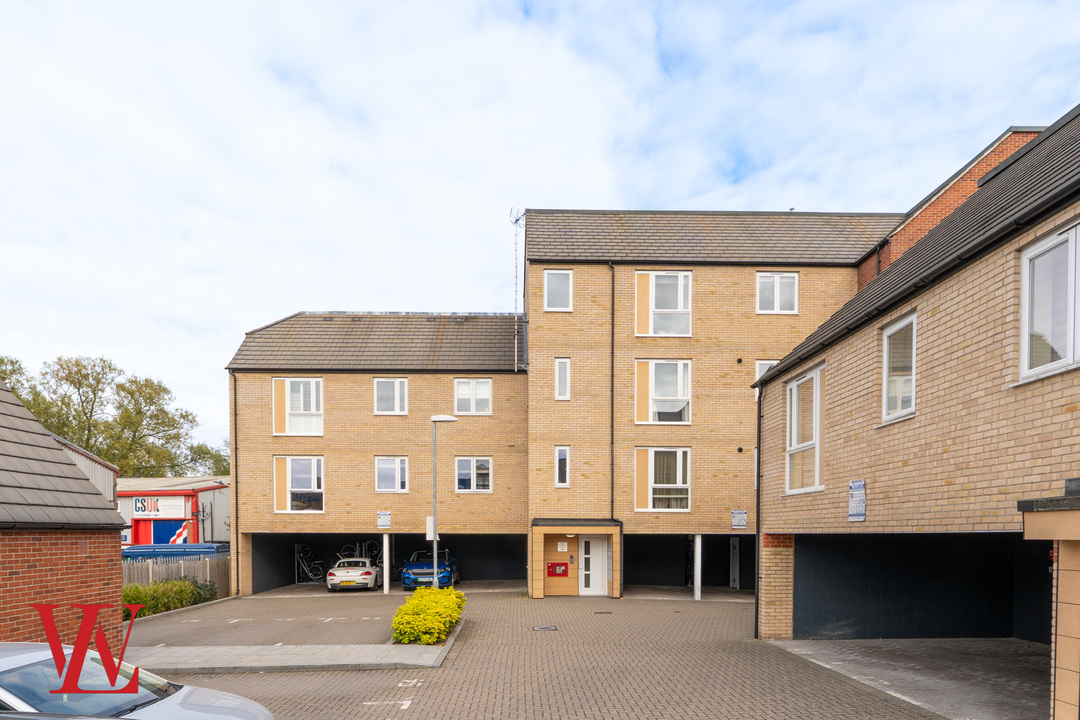 2 bed apartment for sale in River View, Bishop's Stortford, Hertfordshire