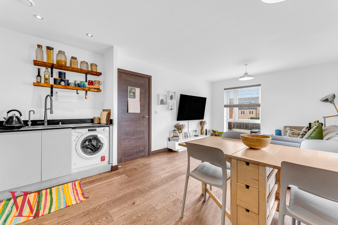 2 bed apartment for sale in River View, Bishop's Stortford, Hertfordshire 2