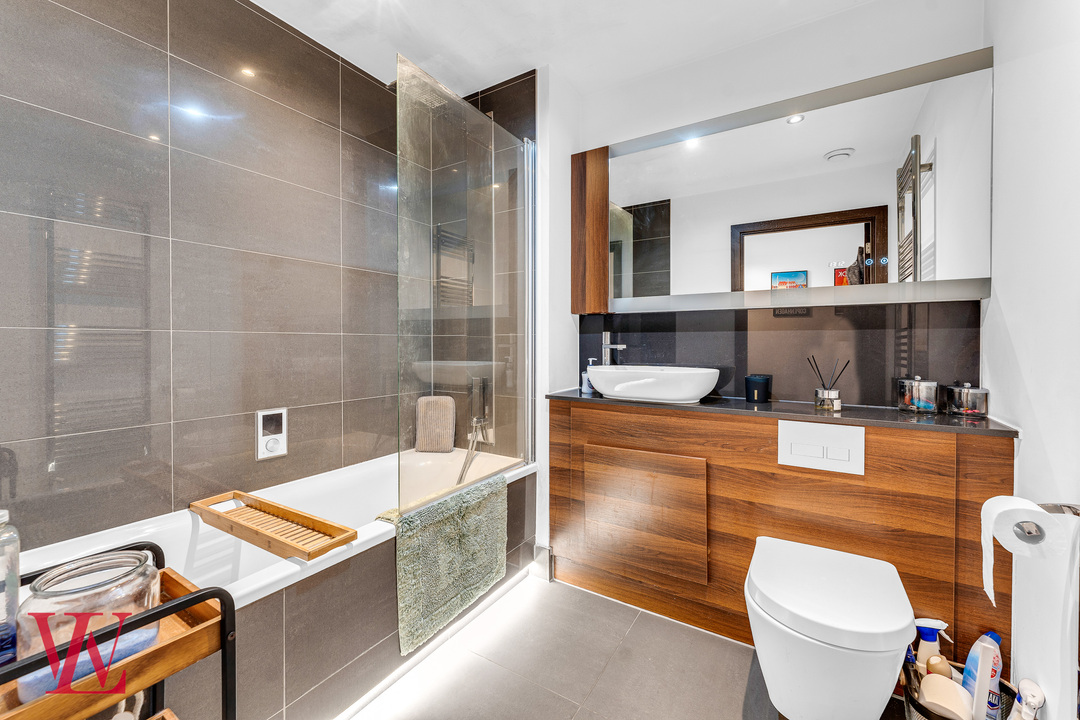 2 bed apartment for sale in River View, Bishop's Stortford, Hertfordshire 8