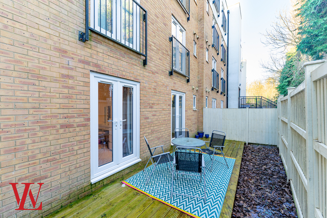 2 bed apartment for sale in Trapstyle Road, Ware  - Property Image 16