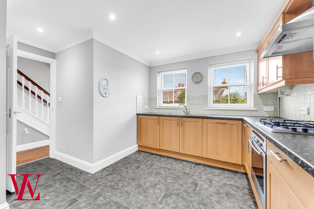 3 bed semi-detached house for sale in Tuckers Row, Bishop's Stortford  - Property Image 4