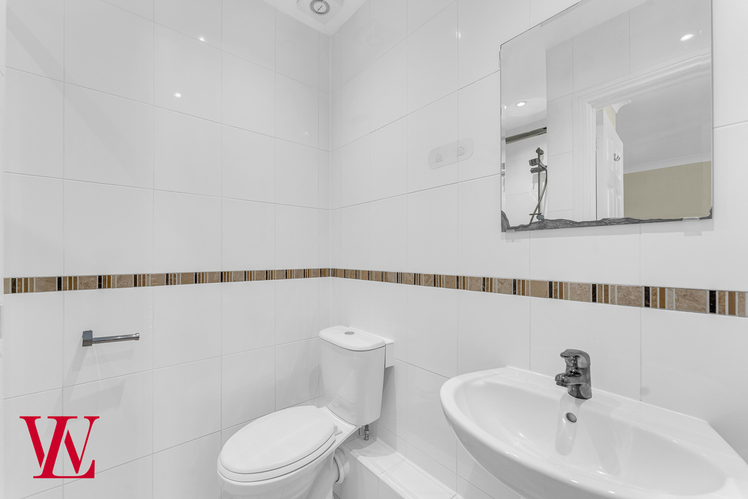 5 bed detached house to rent in Maze Green Heights, Bishop's Stortford  - Property Image 16
