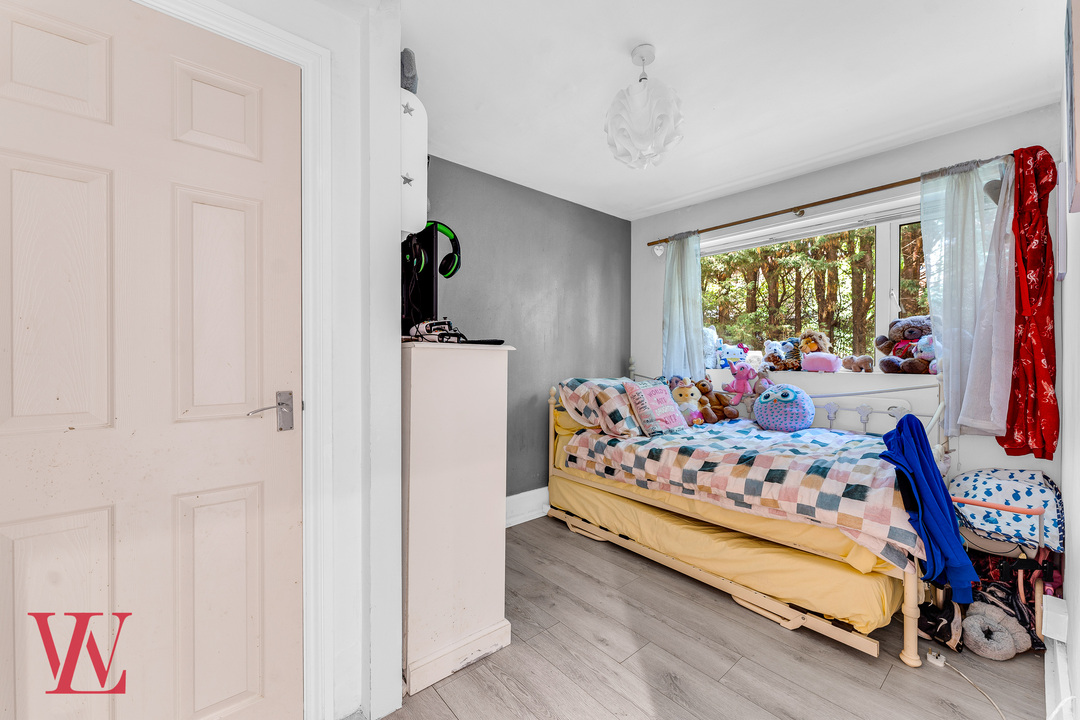 2 bed apartment for sale in Eaton House, Stortford Hall Park, Bishop's Stortford, Hertfordshire 12