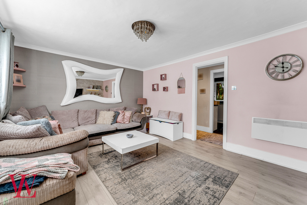 2 bed apartment for sale in Eaton House, Stortford Hall Park, Bishop's Stortford, Hertfordshire 3