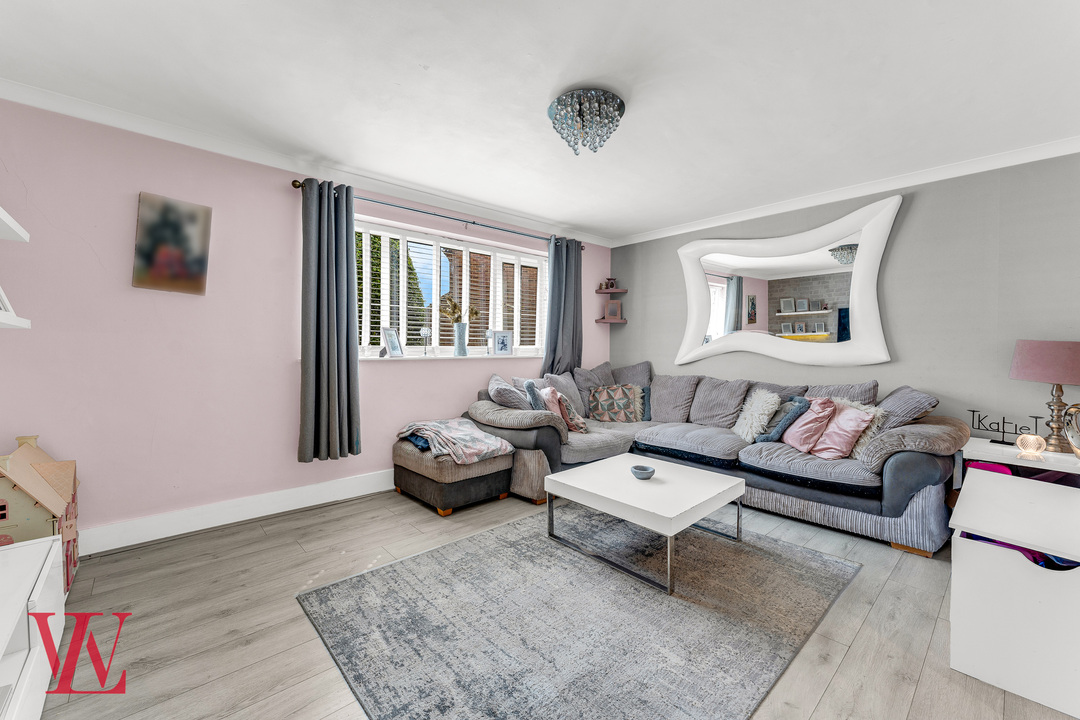 2 bed apartment for sale in Eaton House, Stortford Hall Park, Bishop's Stortford, Hertfordshire 2