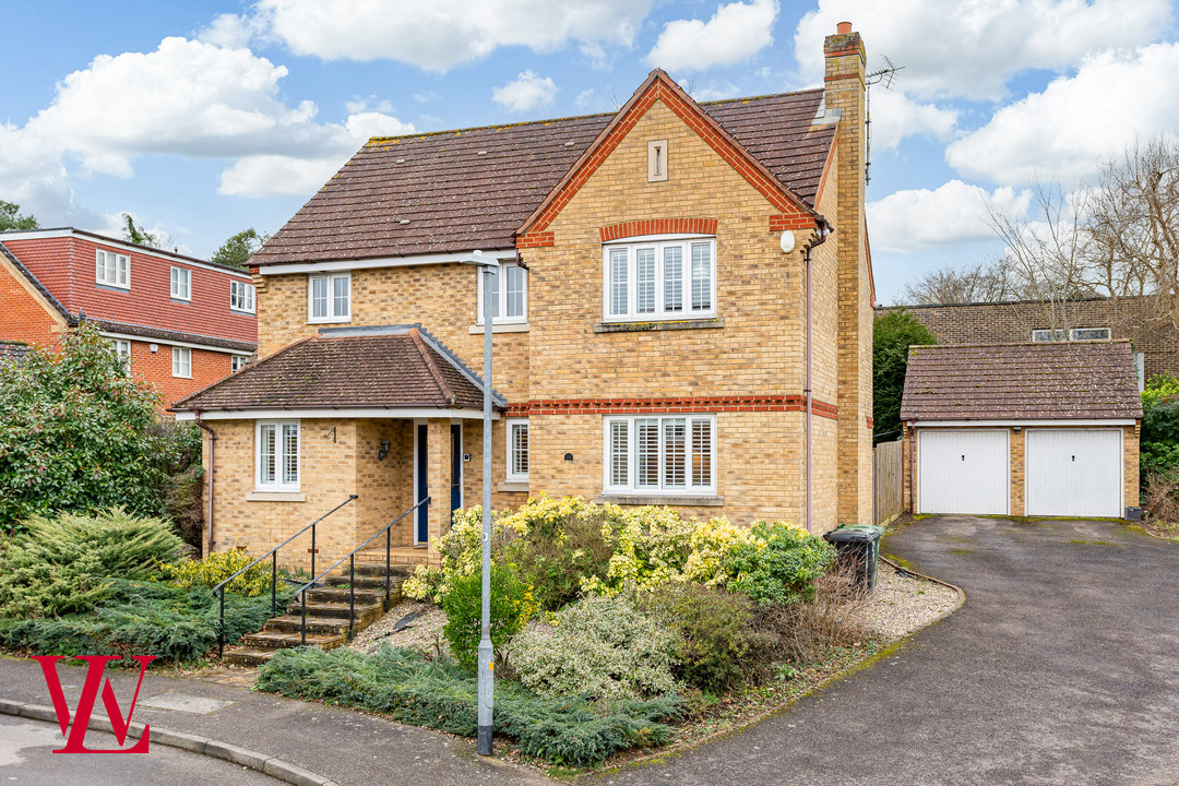 4 bed detached house for sale in Old Bell Close, Stansted, CM24