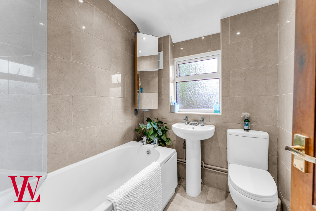 4 bed semi-detached house for sale in Audrey Gardens, Bishop's Stortford, Hertfordshire 17