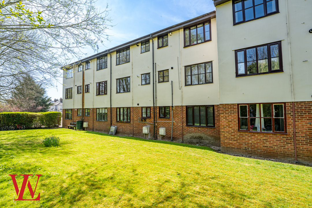1 bed apartment for sale in Rushes Court, Bishop's Stortford, Hertfordshire 8