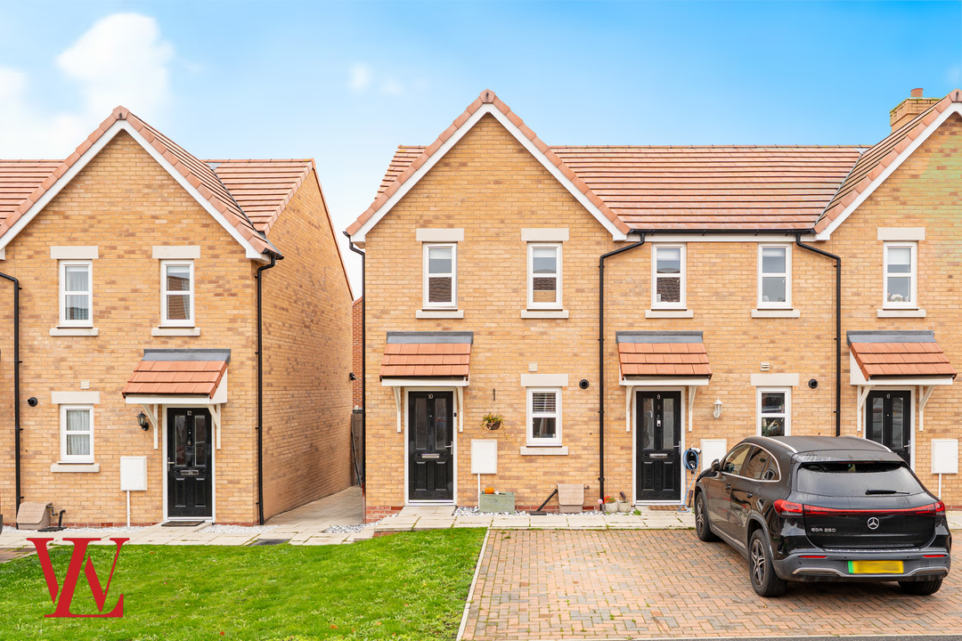 2 bed end of terrace house for sale in Cole Way, Bishop's Stortford - Property Image 1