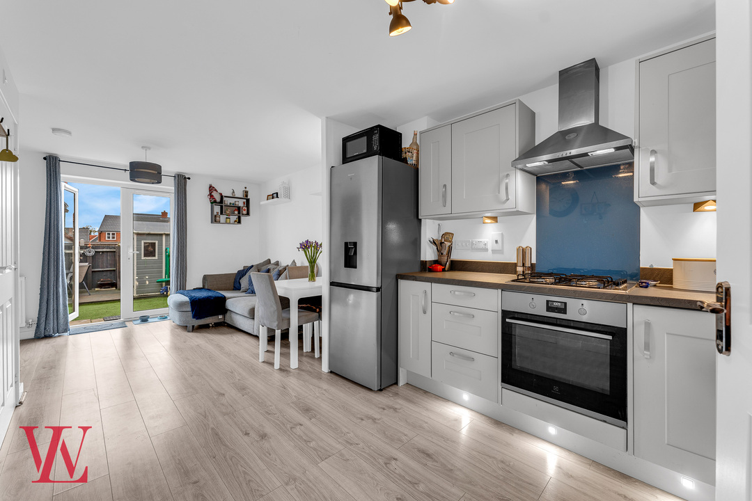 2 bed end of terrace house for sale in Cole Way, Bishop's Stortford 5