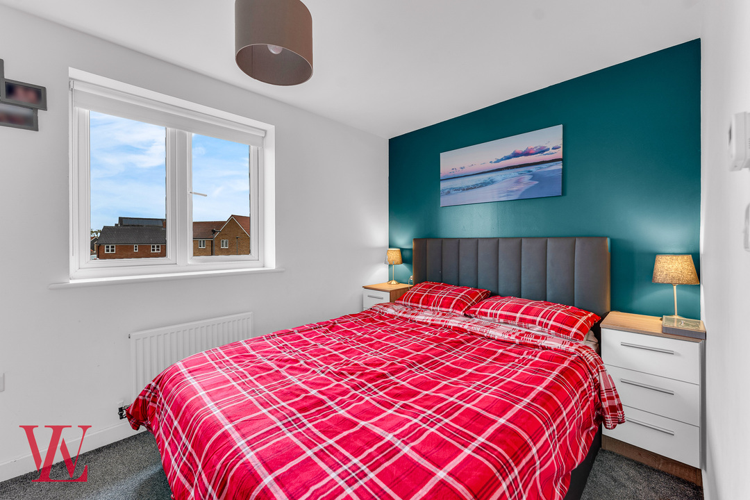 2 bed end of terrace house for sale in Cole Way, Bishop's Stortford 6