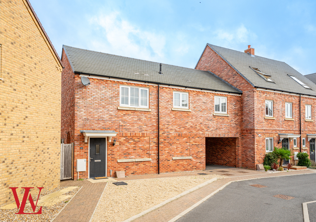 2 bed for sale in Adams Close, Bishop's Stortford  - Property Image 1