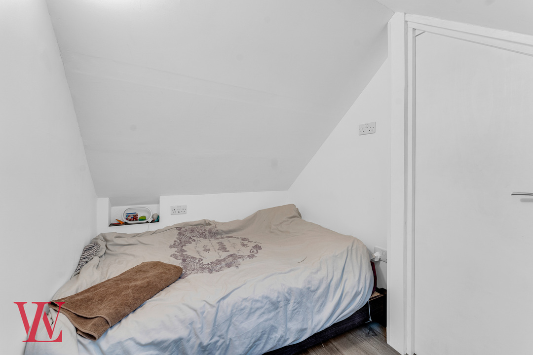 4 bed terraced house for sale in Bakers Court, Hockerill Street, Bishop's Stortford, Hertfordshire 8