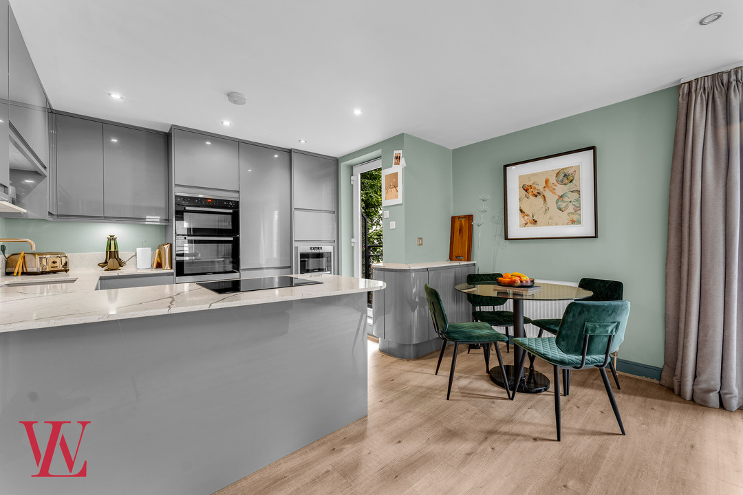 2 bed apartment for sale in St. Stephens Court, Silver Street, Stansted, Essex  - Property Image 7