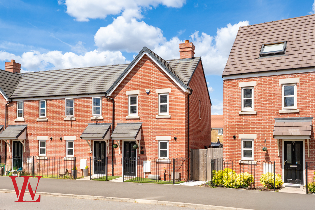 2 bed end of terrace house for sale in Newland Avenue, Bishop's Stortford  - Property Image 1