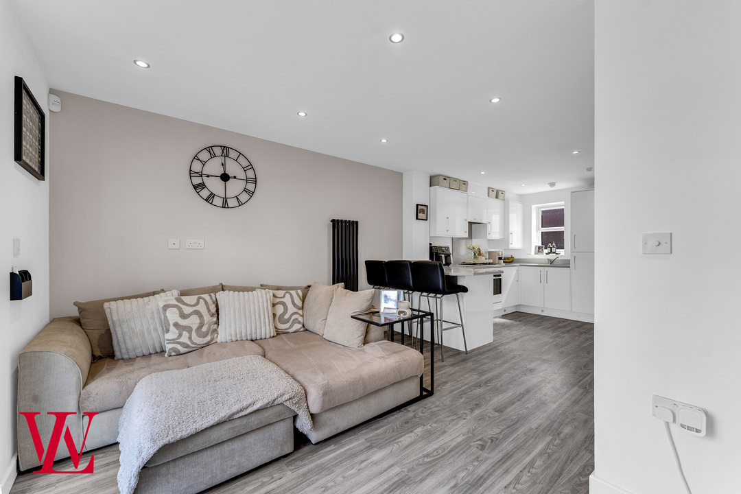 2 bed end of terrace house for sale in Newland Avenue, Bishop's Stortford  - Property Image 2