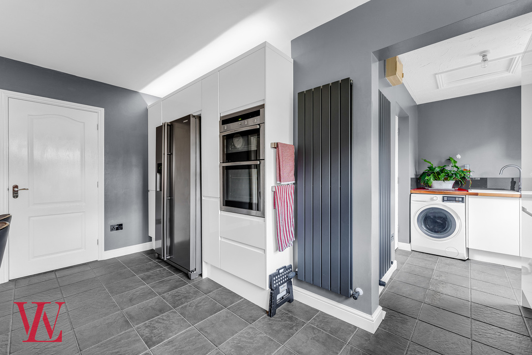 4 bed detached house for sale in Snowdrop Close, Bishop's Stortford, Hertfordshire 11