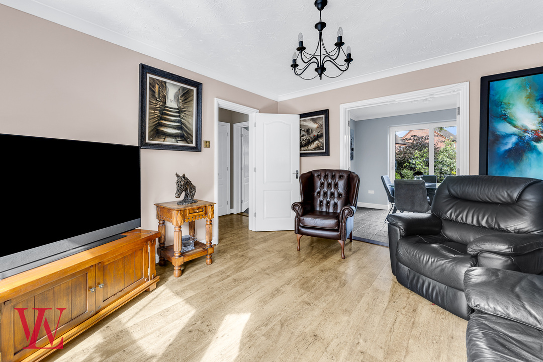 4 bed detached house for sale in Snowdrop Close, Bishop's Stortford, Hertfordshire 3