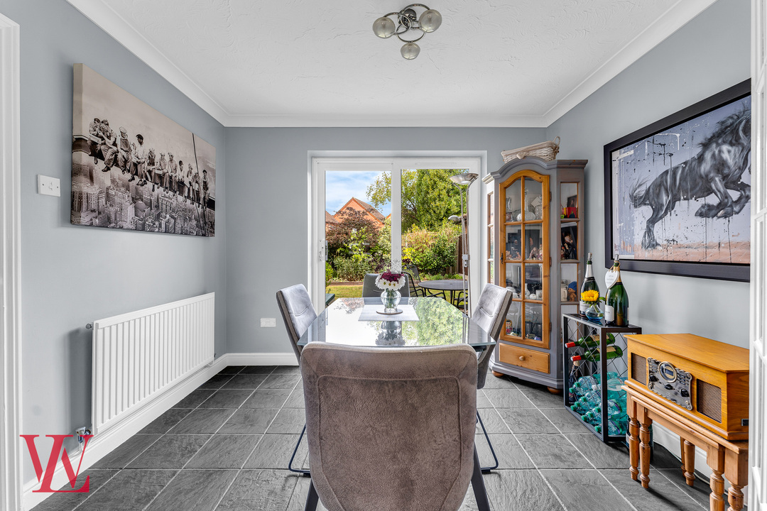 4 bed detached house for sale in Snowdrop Close, Bishop's Stortford, Hertfordshire 6