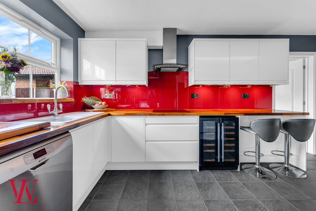 4 bed detached house for sale in Snowdrop Close, Bishop's Stortford, Hertfordshire 8