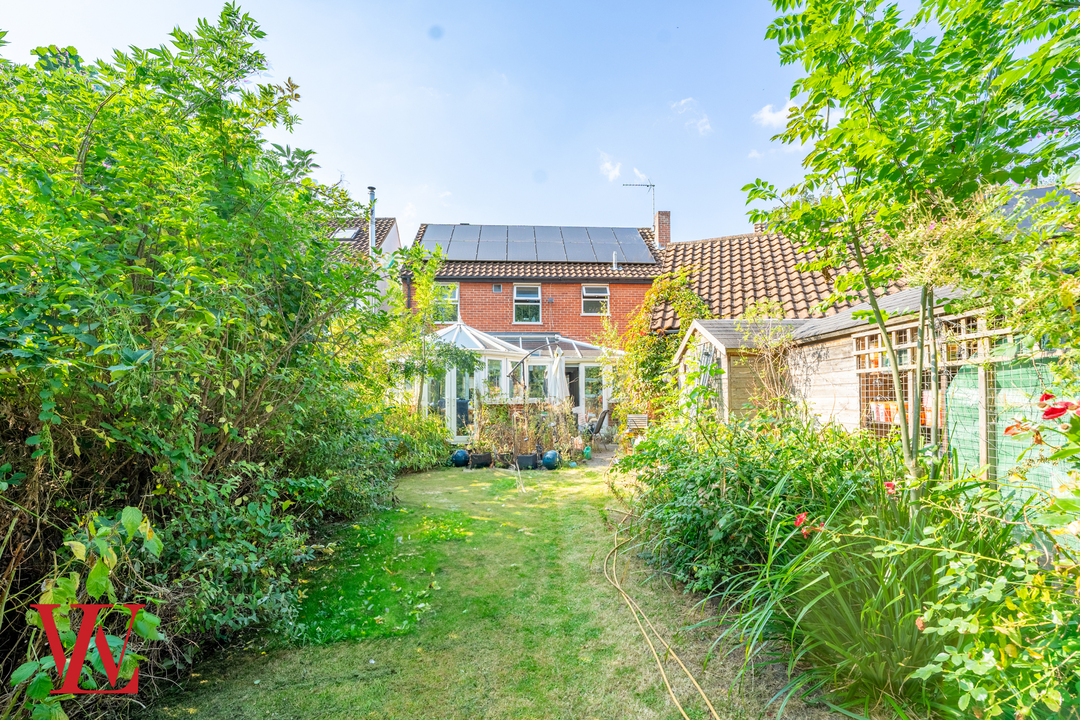 4 bed detached house for sale in Little Hallingbury, Bishop's Stortford  - Property Image 2