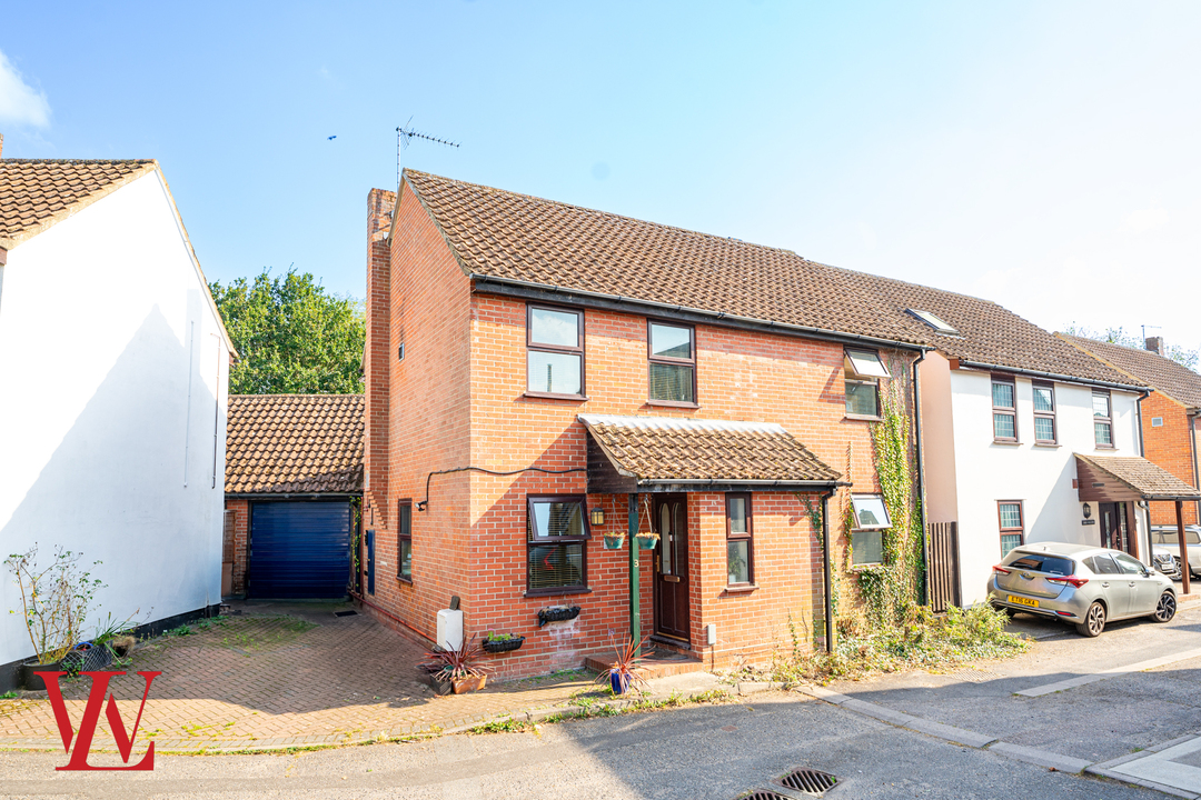 4 bed detached house for sale in Little Hallingbury, Bishop's Stortford  - Property Image 1