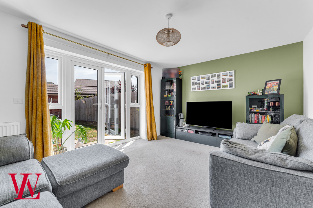 3 bed terraced house for sale in Newland Avenue, Bishop's Stortford  - Property Image 2