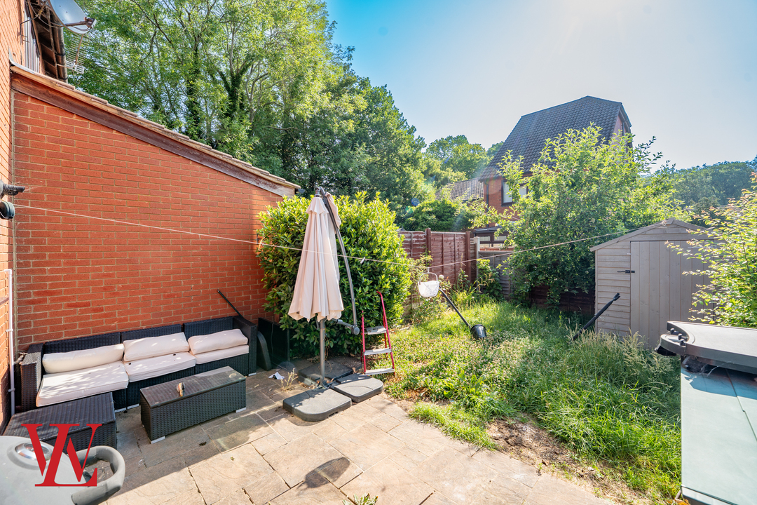 2 bed end of terrace house for sale in Anglesey Close, Bishop's Stortford, Hertfordshire 11