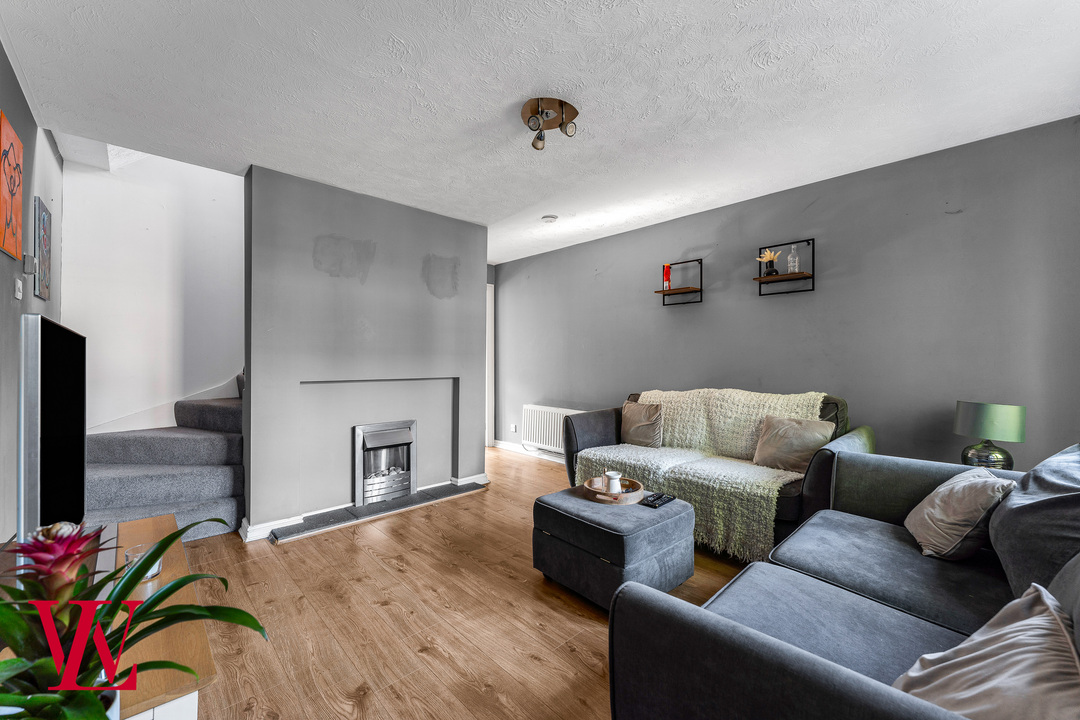 2 bed end of terrace house for sale in Anglesey Close, Bishop's Stortford, Hertfordshire 2