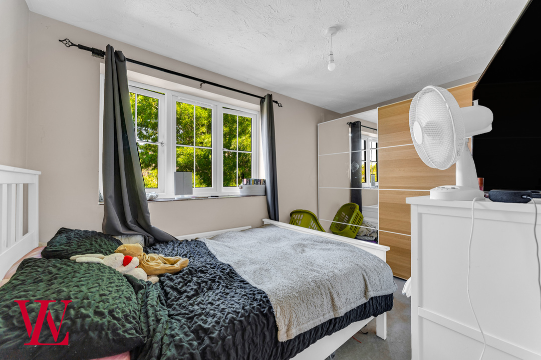 2 bed end of terrace house for sale in Anglesey Close, Bishop's Stortford, Hertfordshire 6