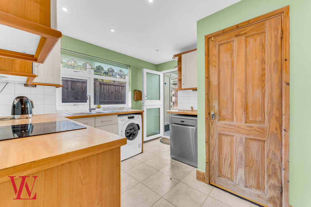 3 bed semi-detached house for sale in Mazoe Road, Bishop's Stortford, Hertfordshire  - Property Image 5