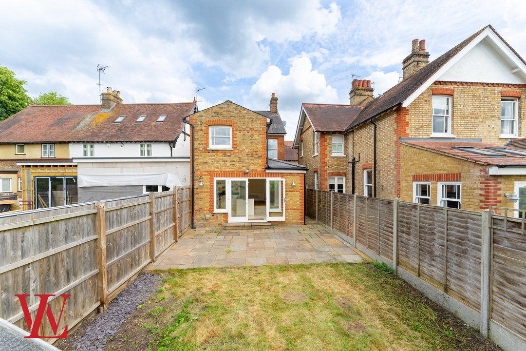 3 bed detached house for sale in Manor Road, Bishop's Stortford  - Property Image 18