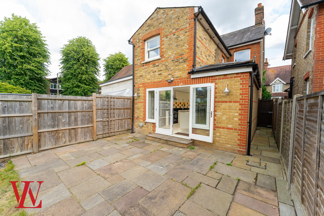 3 bed detached house for sale in Manor Road, Bishop's Stortford  - Property Image 19