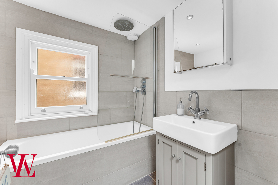 3 bed detached house for sale in Manor Road, Bishop's Stortford  - Property Image 15
