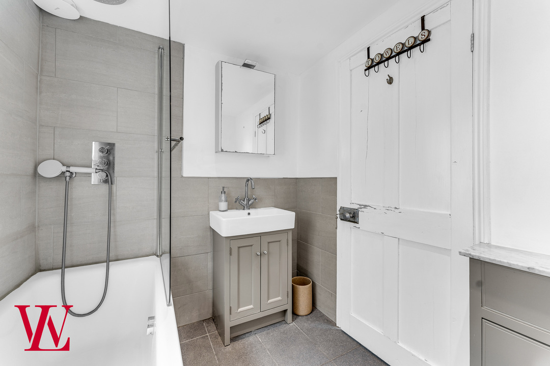 3 bed detached house for sale in Manor Road, Bishop's Stortford  - Property Image 16