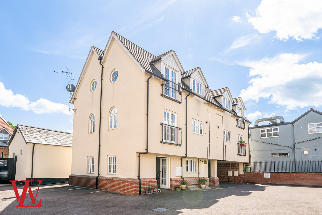 1 bed apartment for sale in Weavers Close, Dunmow  - Property Image 1