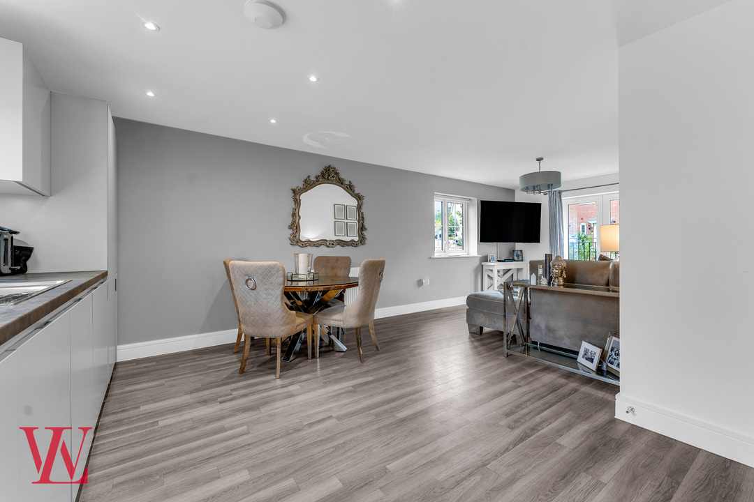 2 bed apartment for sale in Burton Court, Kiffin Road, Bishop's Stortford 2