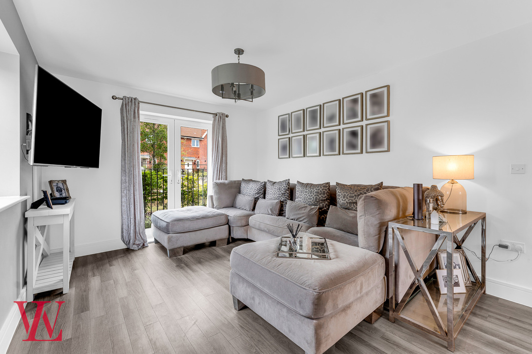 2 bed apartment for sale in Burton Court, Kiffin Road, Bishop's Stortford  - Property Image 5
