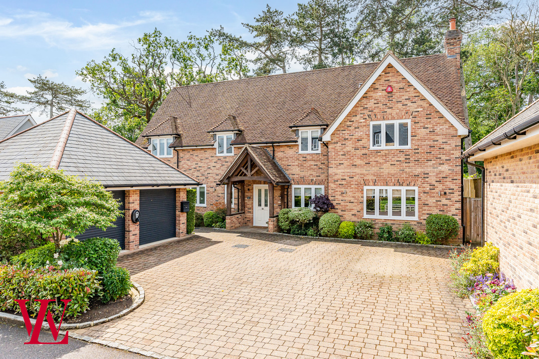 5 bed detached house for sale in The Pastures, Bishop's Stortford  - Property Image 1