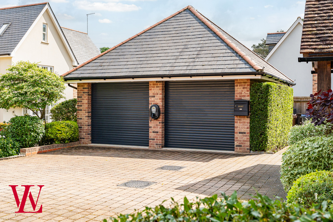 5 bed detached house for sale in The Pastures, Bishop's Stortford  - Property Image 43