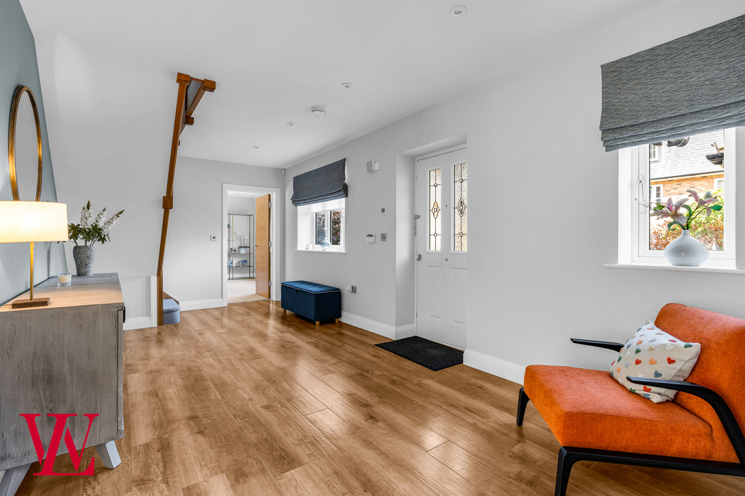 5 bed detached house for sale in The Pastures, Bishop's Stortford  - Property Image 18