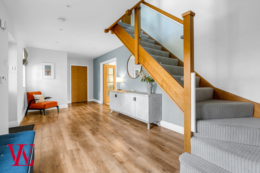 5 bed detached house for sale in The Pastures, Bishop's Stortford  - Property Image 17