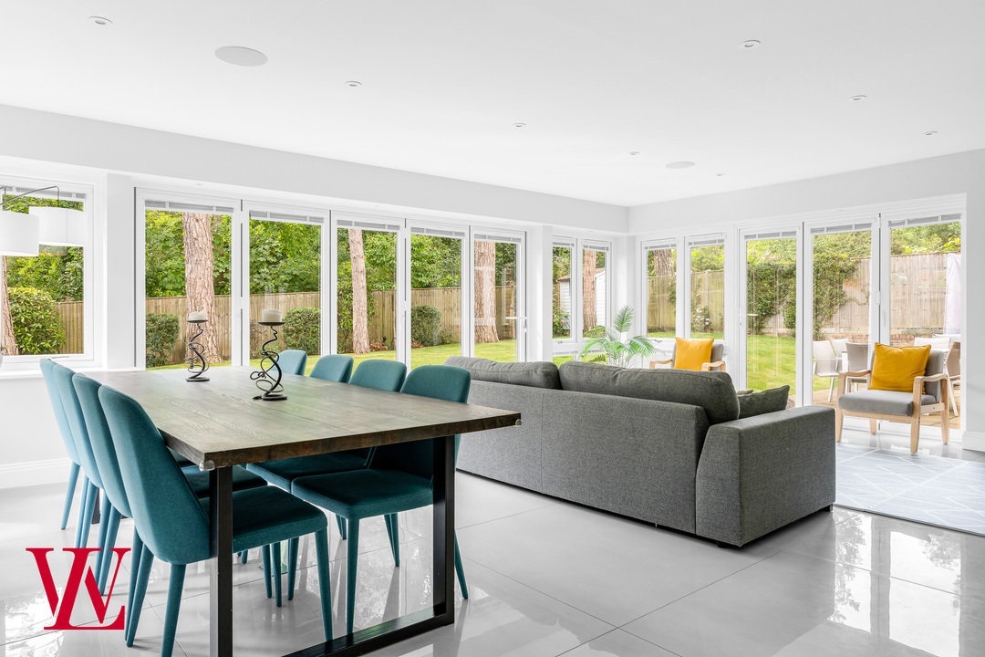 5 bed detached house for sale in The Pastures, Bishop's Stortford  - Property Image 11