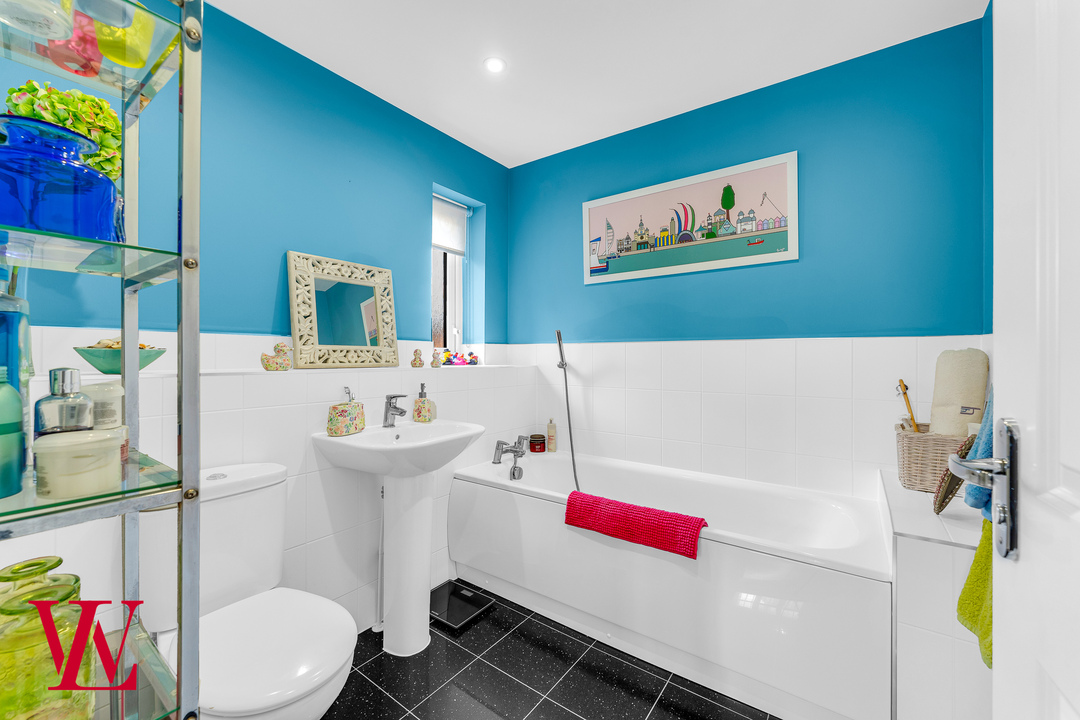 5 bed detached house for sale in Burgattes Road, Little Canfield, Dunmow, Essex 17