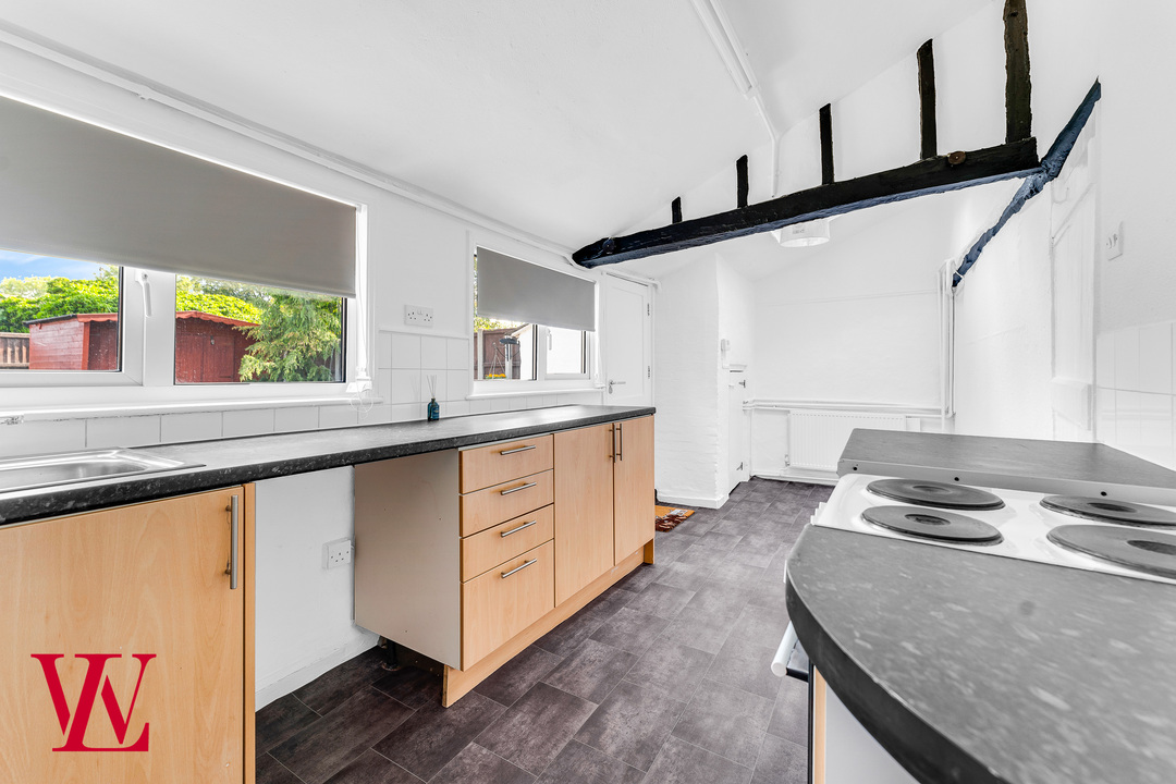 2 bed semi-detached house for sale in Brewers End, Bishop's Stortford  - Property Image 5