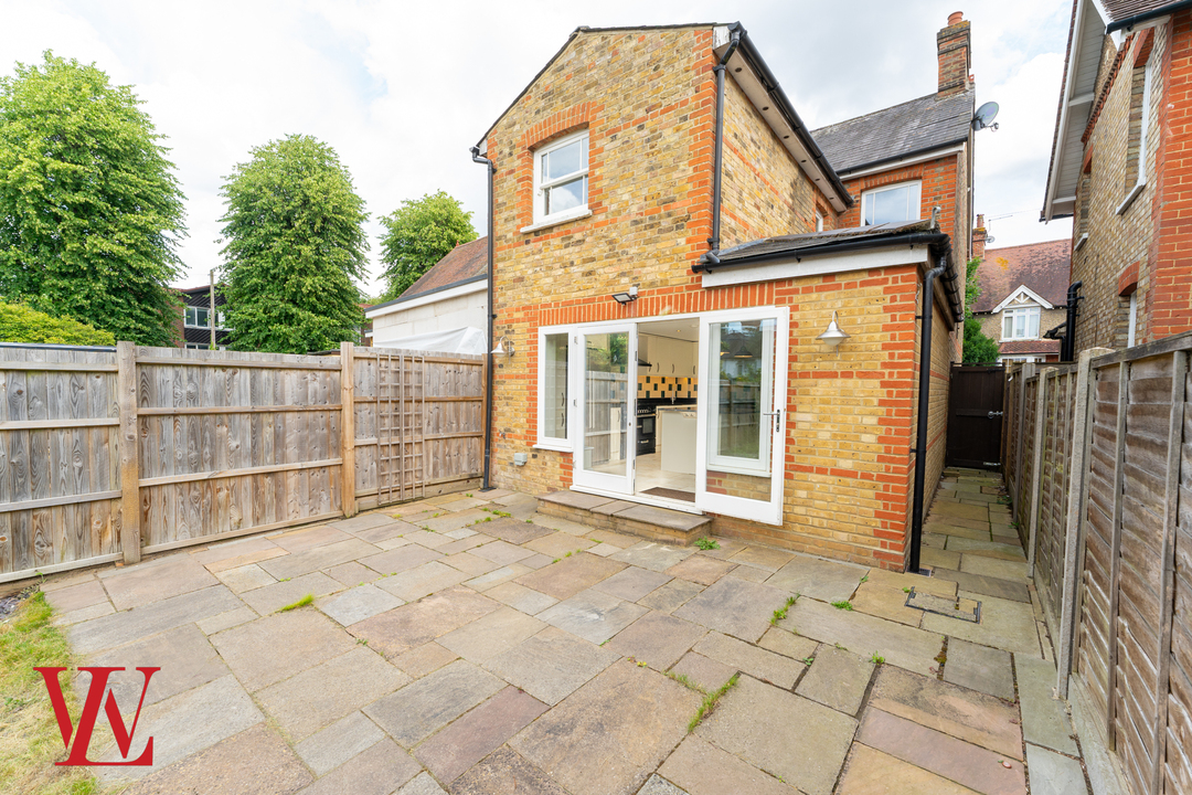 3 bed detached house to rent in Manor Road, Bishop's Stortford  - Property Image 18